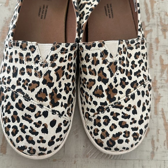 TOMS BIRCH LEOPARD AVALON SLIPON SHOES GUC SZ 8.5 EVERYDAY COMFORT - Picture 10 of 10